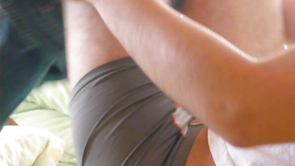 یک لاتینایی که الاغ زیبایی دارد در دام مامانکون مرطوبش می افتد